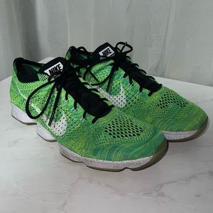 Green Nike flyknit zoom agility tennis shoe size 9.5w